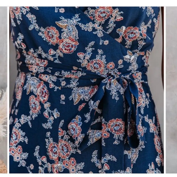 VICI Sully Printed Wide Leg Bell Bottom Floral Boho Open Sexy Low Back Jumpsuit - Picture 4 of 4